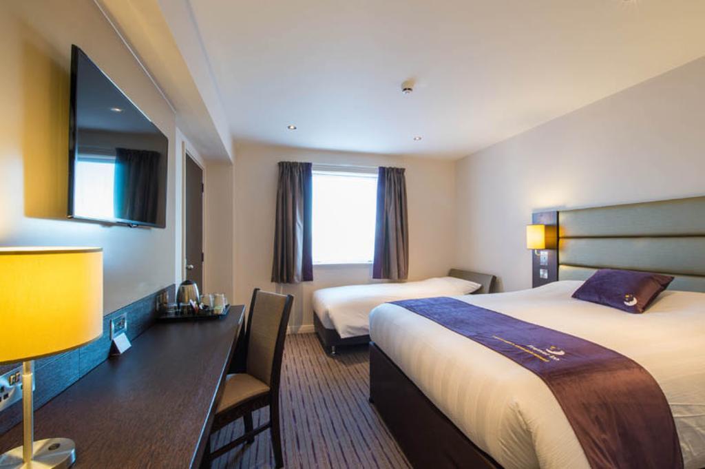 Premier Inn Epsom South Zimmer foto